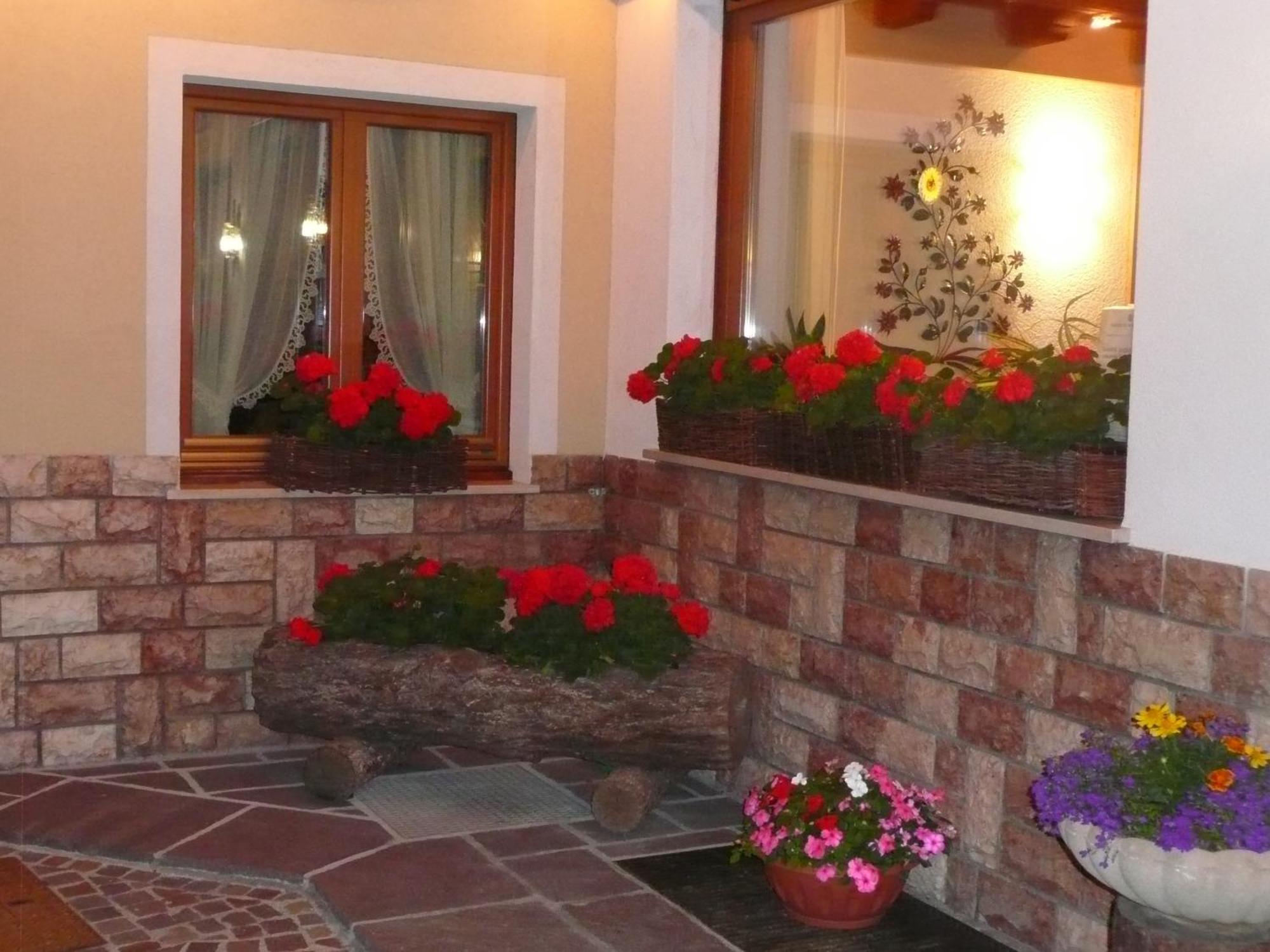 רוקה פייטורה Hotel Garni Ai Serrai מראה חיצוני תמונה