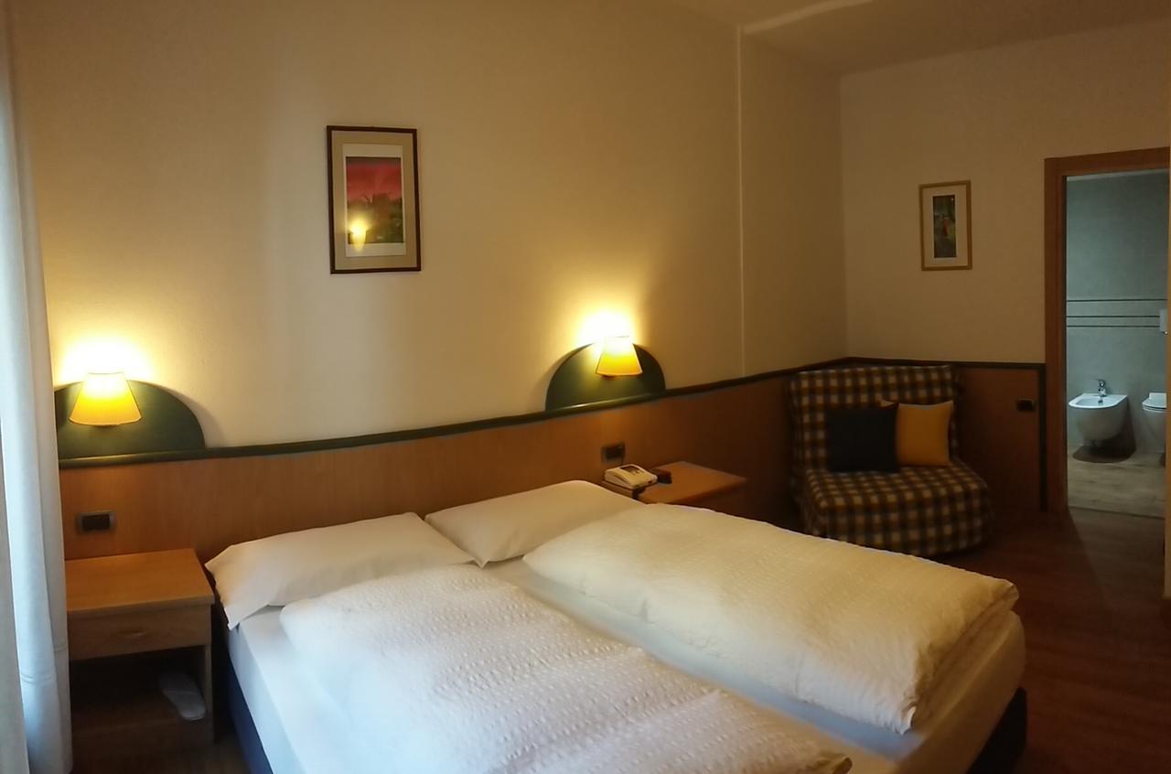 רוקה פייטורה Hotel Garni Ai Serrai מראה חיצוני תמונה